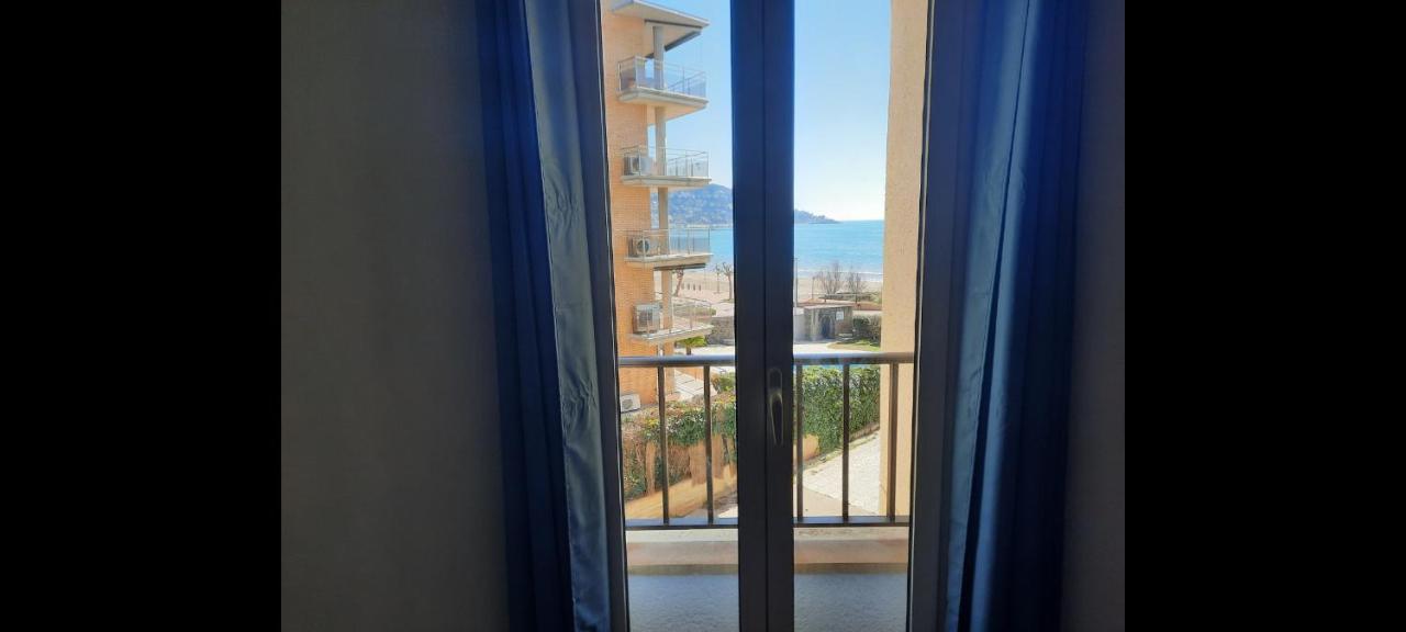 Castell Joncar,30 M De La Playa, 1Era Linea De Mar, Vista Al Mar Διαμέρισμα Ρόζες Εξωτερικό φωτογραφία